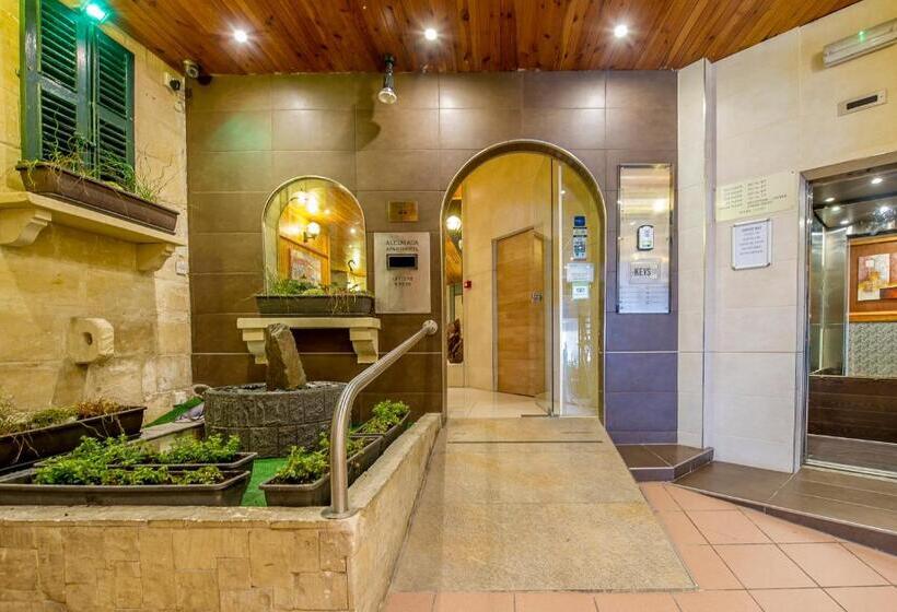 هتل Alborada Apart