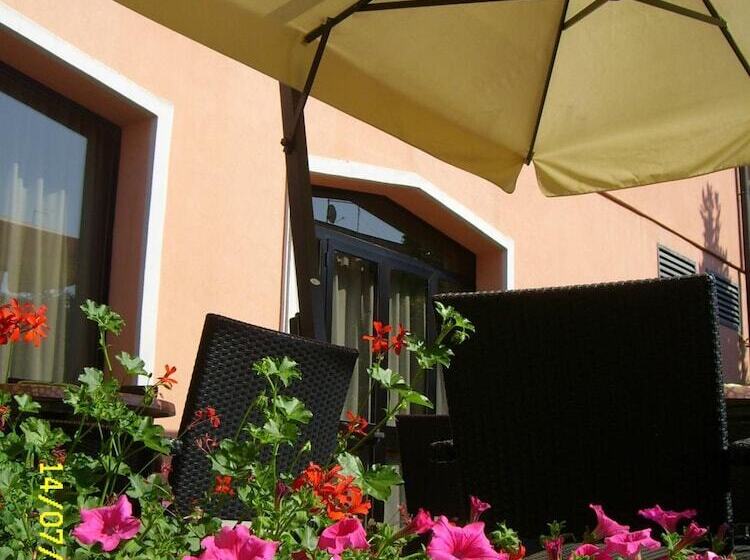 בית מלון כפרי Alexander