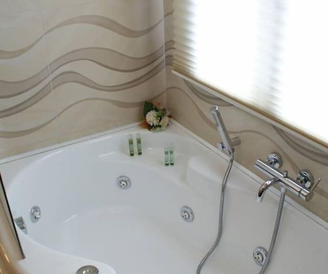 בית מלון כפרי Alixia's Suites