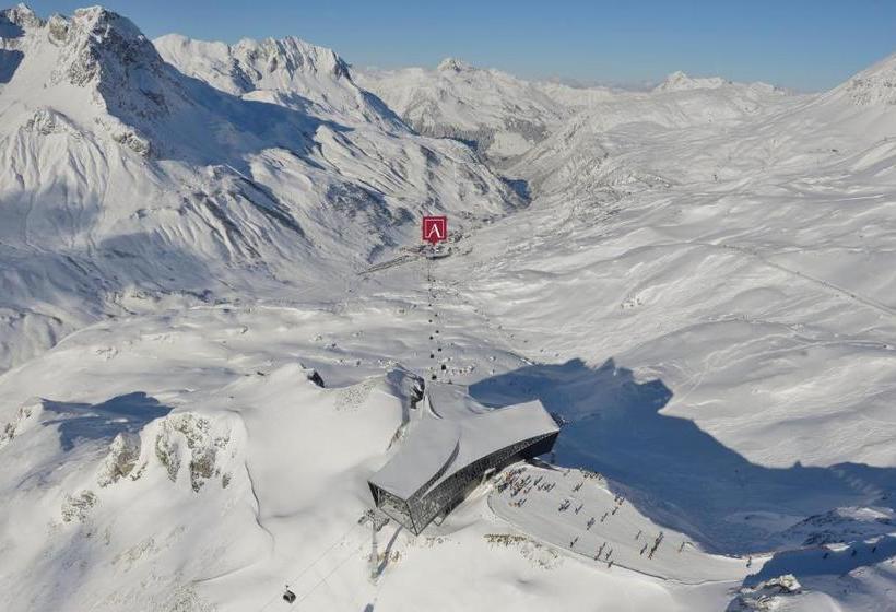 호텔 Arlberghaus Das Ski