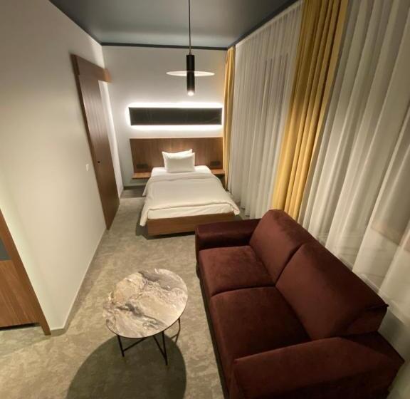 هتل Astrum Palace