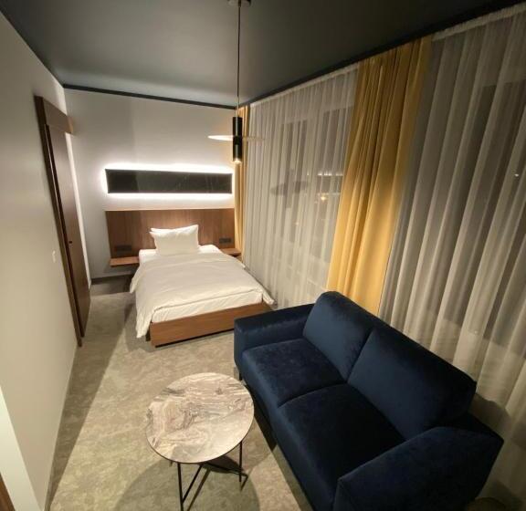 هتل Astrum Palace