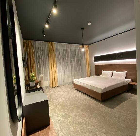 هتل Astrum Palace