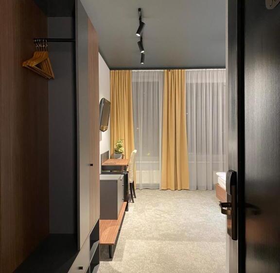 هتل Astrum Palace