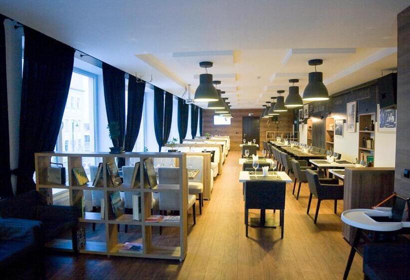 هتل Astrum Palace