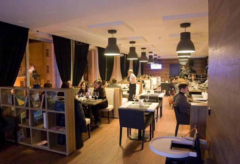 هتل Astrum Palace