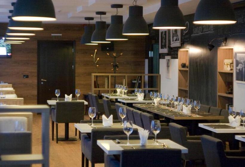 هتل Astrum Palace