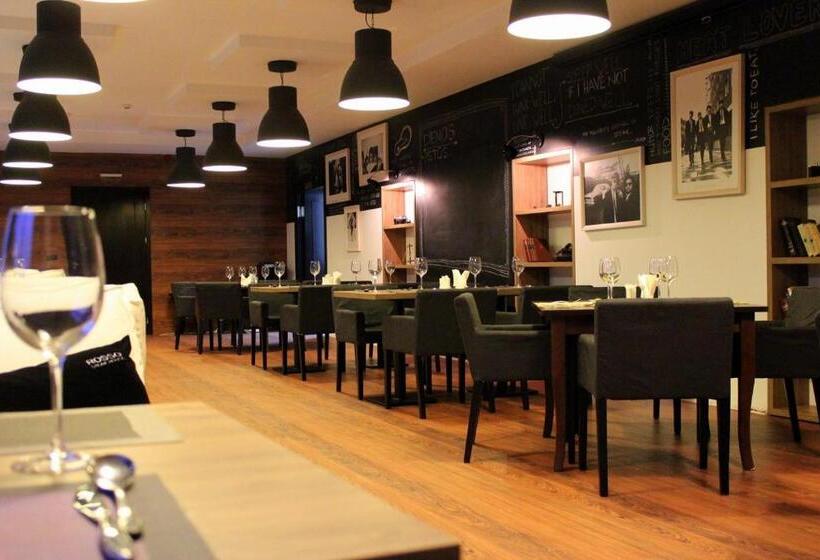 هتل Astrum Palace