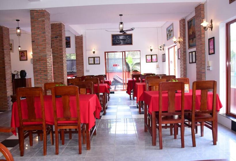 ホテル Bou Savy Guesthouse