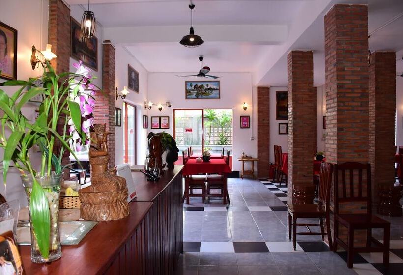 ホテル Bou Savy Guesthouse