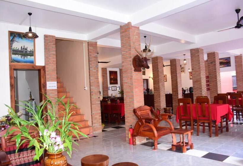 ホテル Bou Savy Guesthouse