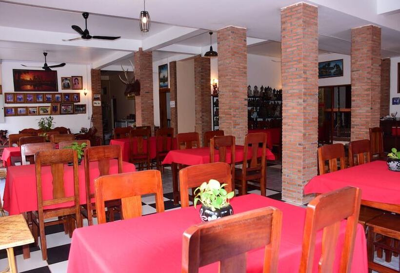 ホテル Bou Savy Guesthouse