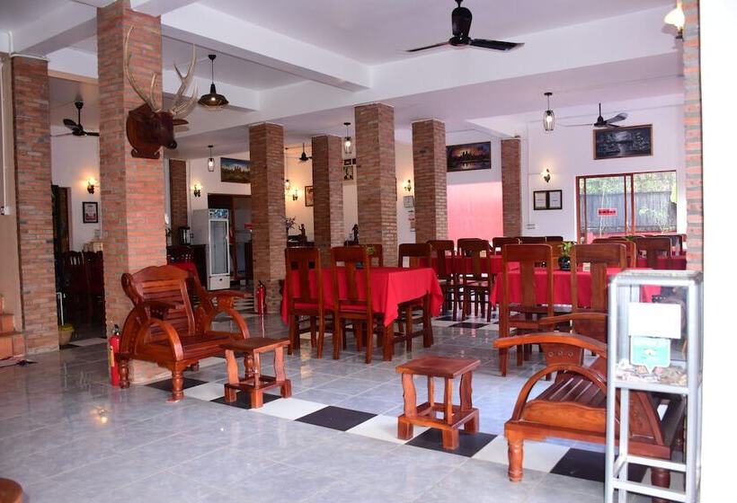 ホテル Bou Savy Guesthouse