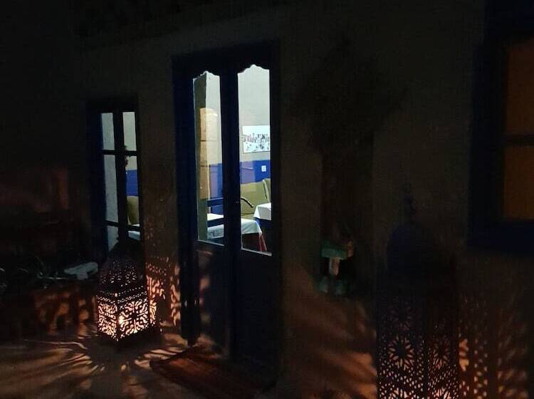 ホテル Chez Youssef