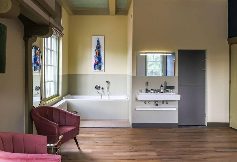 هتل Corps De Garde