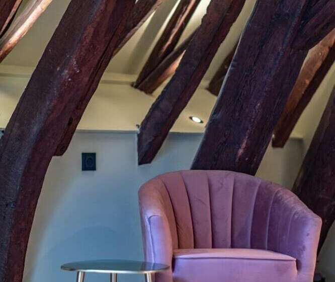 هتل Corps De Garde