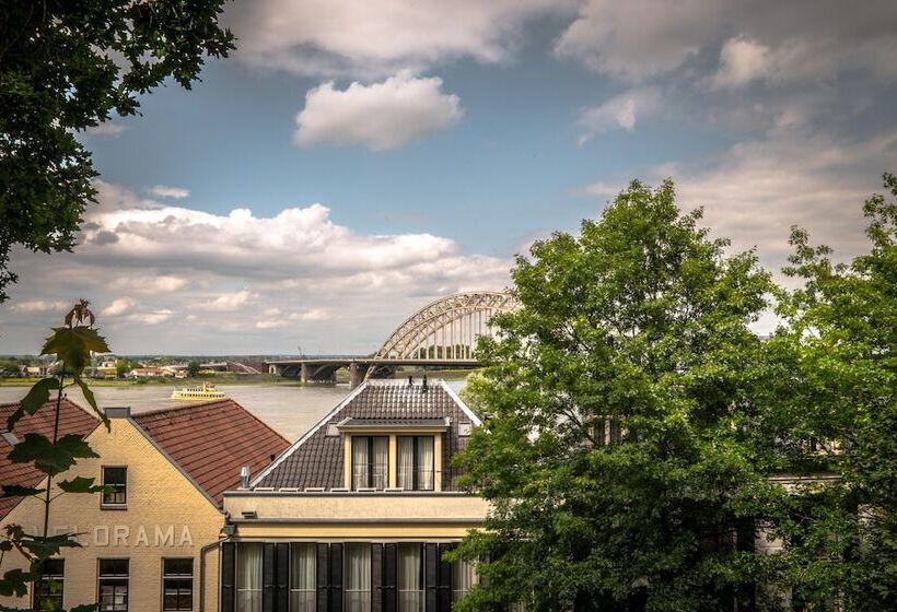 Отель Courage Nijmegen