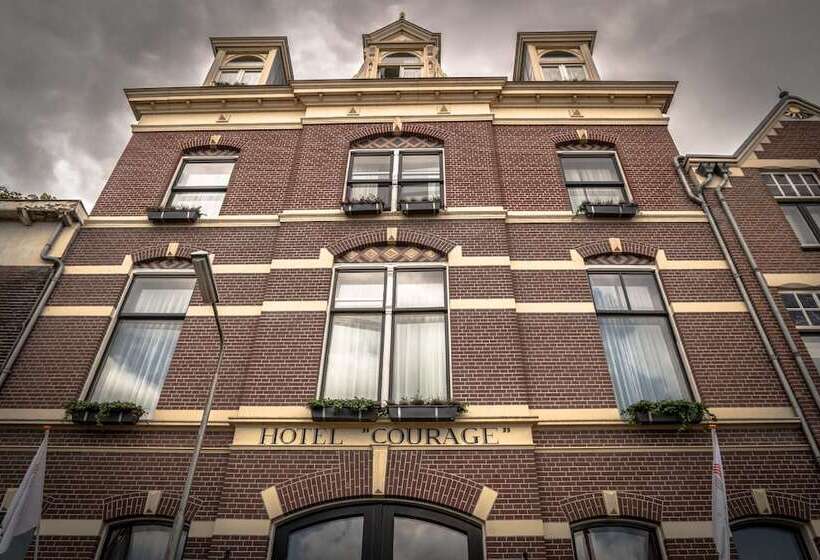 Отель Courage Nijmegen