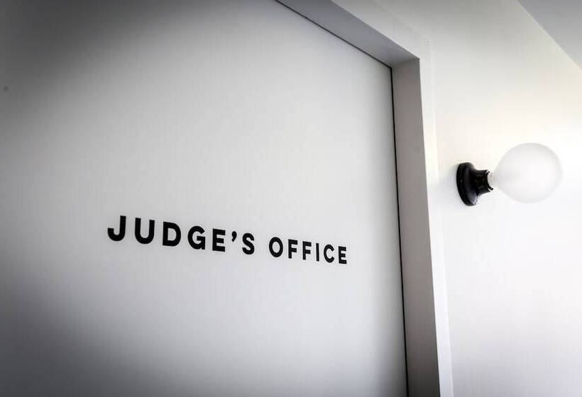 Court Hotel Utrecht City Centre