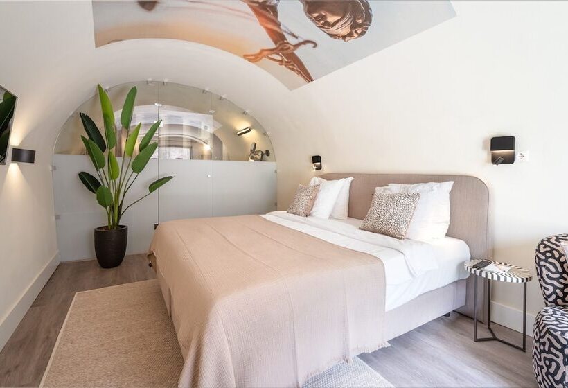 Court Hotel Utrecht City Centre