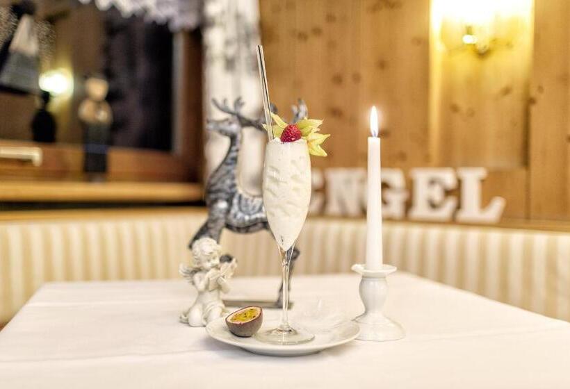 فندق Engel