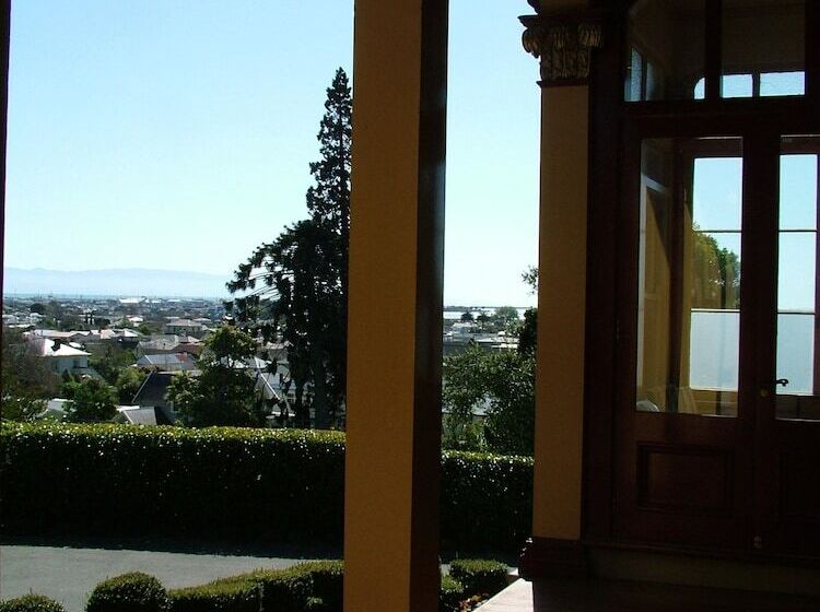 هتل Fellworth House For Solo Travellers