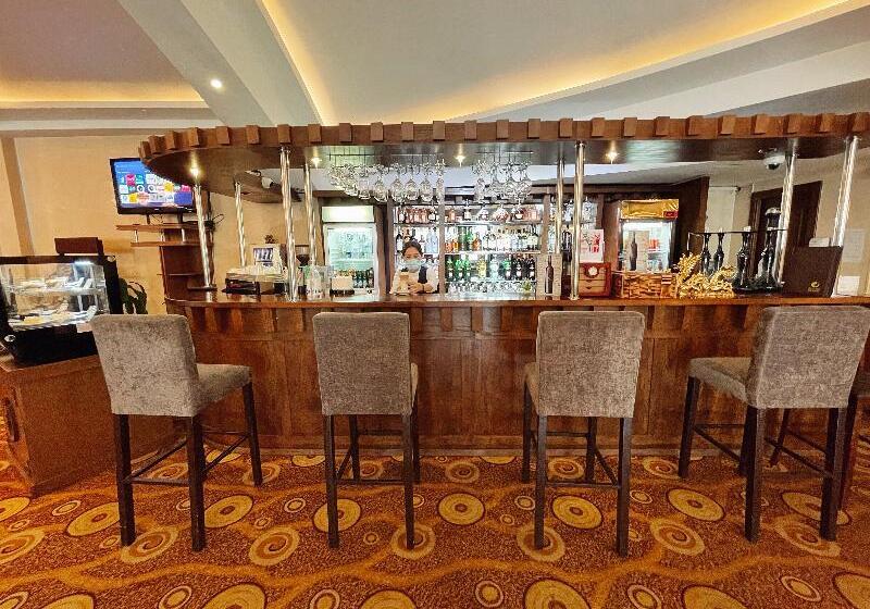 هتل Golden Dragon