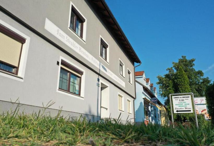 Отель Gästehaus Und Weinbau Zur Wiederkehr Strudler
