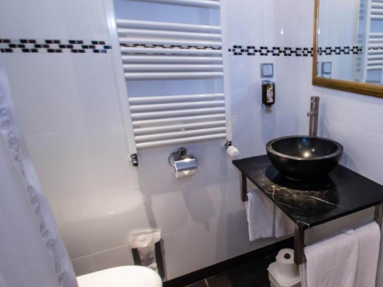 Hajé Waterlodge En Hotel Ark De Aalscholver