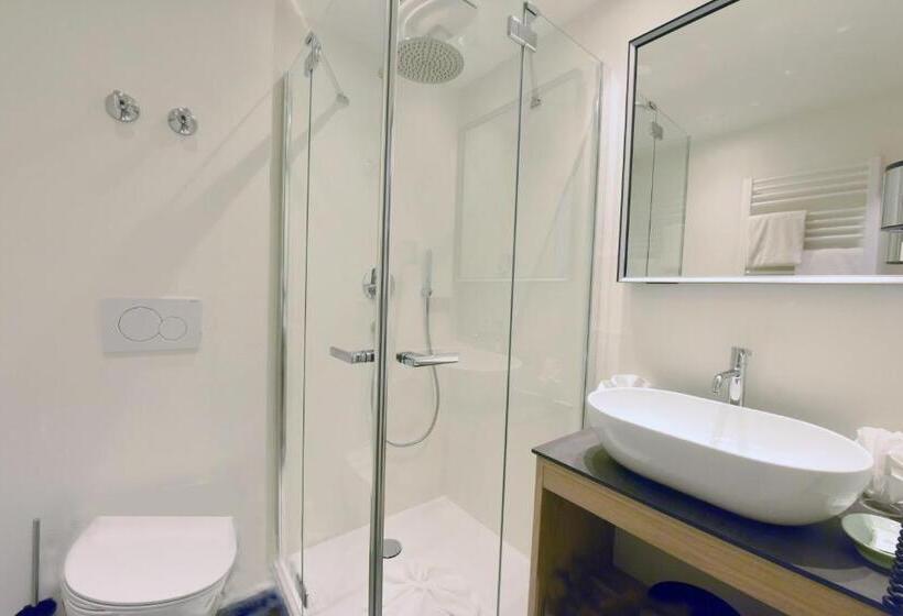 فندق Haller S Post