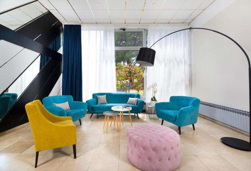 בית מלון כפרי Hvar