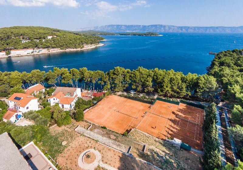 בית מלון כפרי Hvar