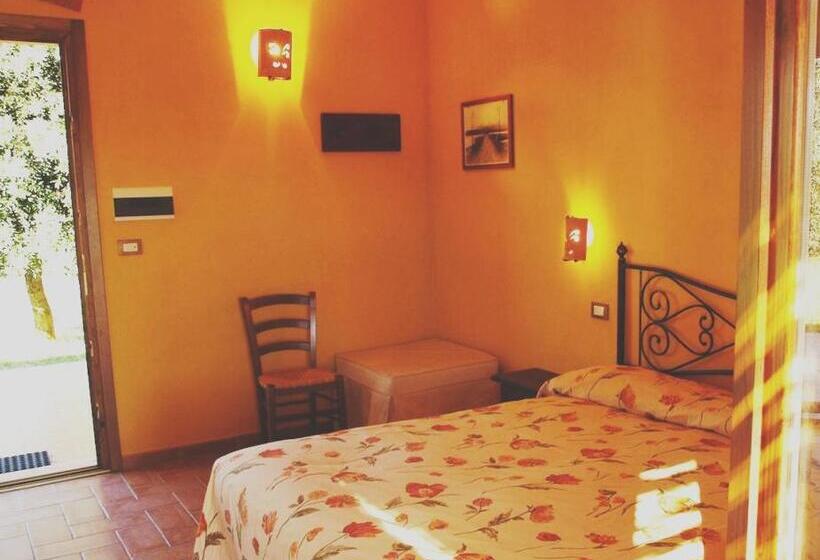 בית מלון כפרי La Pulledraia Del Podere Montegrappa