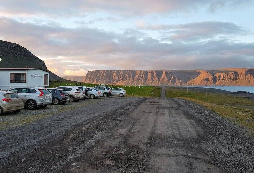 هتل Latrabjarg