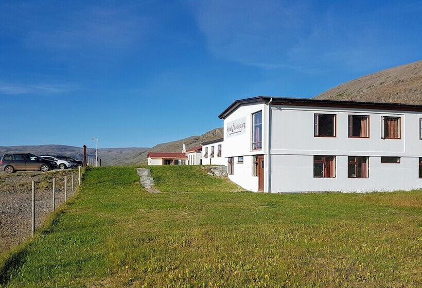 هتل Latrabjarg