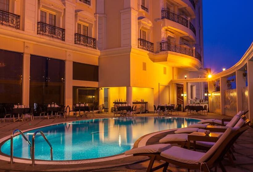 فندق Le Royal Park