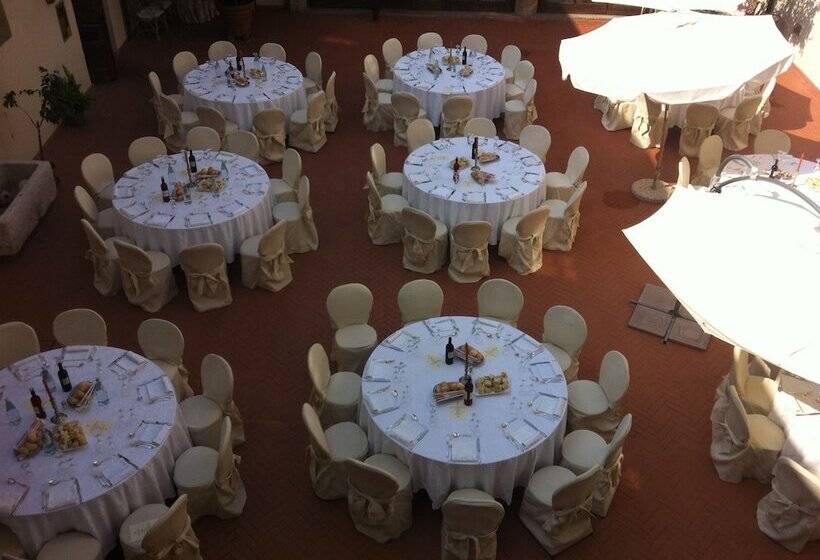 فندق Locanda Del Lupo