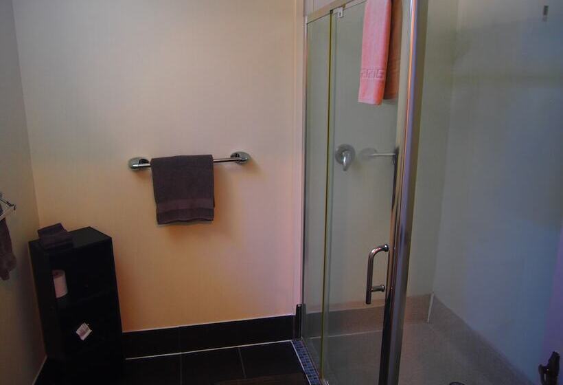 Отель Manor Views Nz