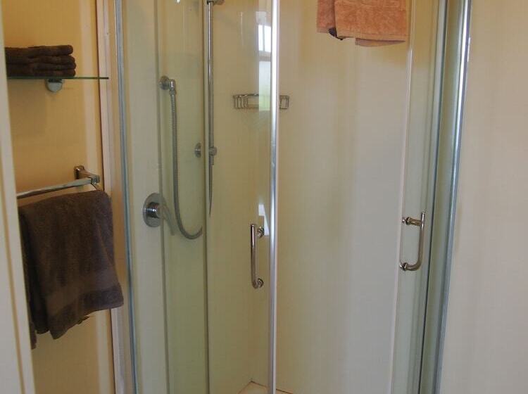 Отель Manor Views Nz