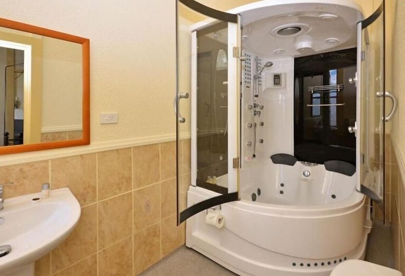 Отель Manor Views Nz