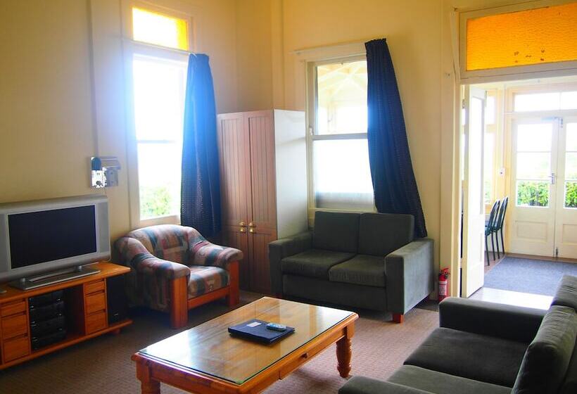 Отель Manor Views Nz