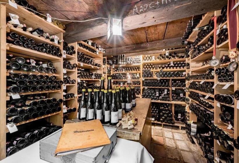 Mondschein Hotel And Chalet