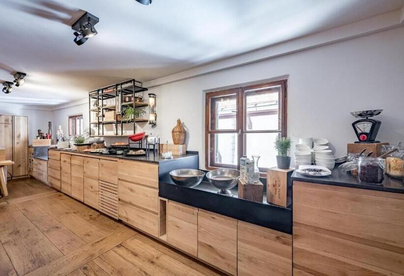 Mondschein Hotel And Chalet