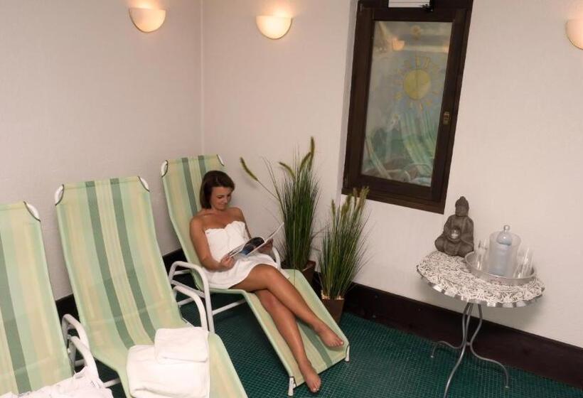 ホテル Montjola Nova