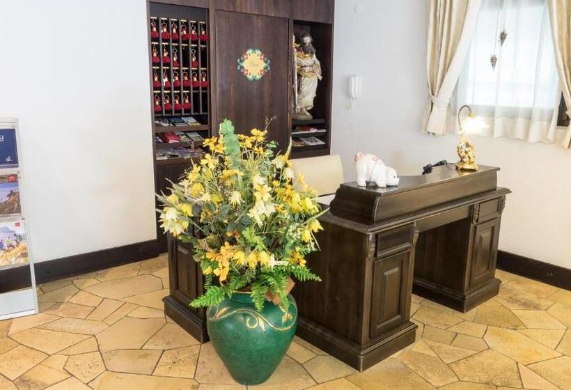 ホテル Montjola Nova