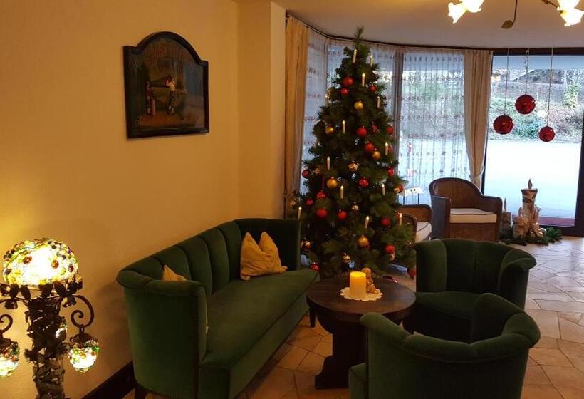 ホテル Montjola Nova