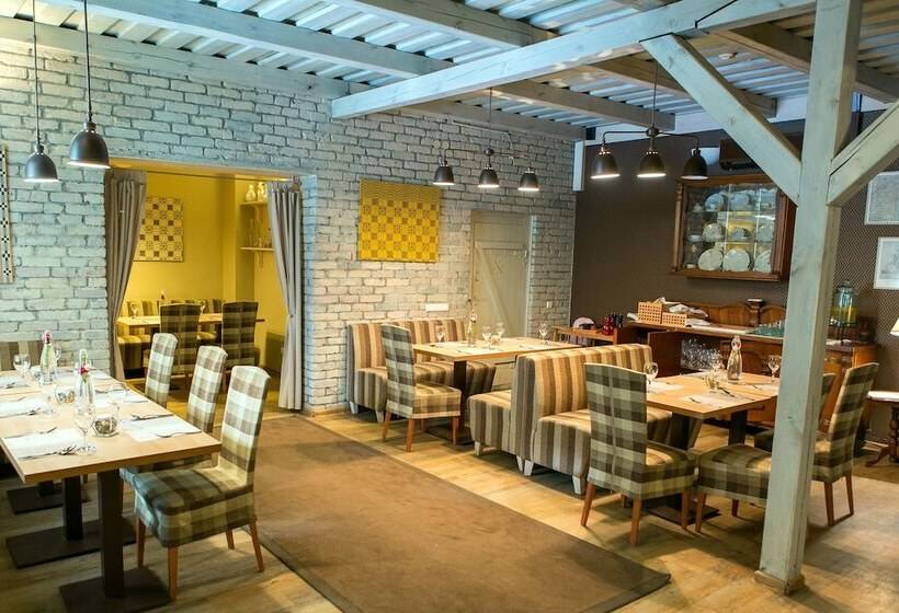 هتل Nykščio Namai & Spa