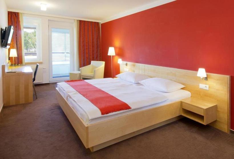 Pannonia Hotel Garni