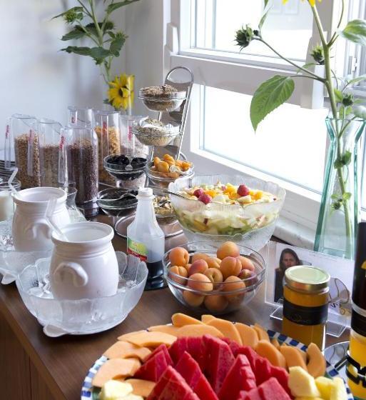 Pannonia Hotel Garni