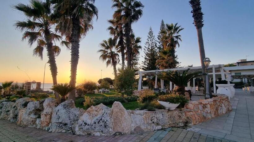 בית מלון כפרי Parco Dei Principi  Resort & Spa